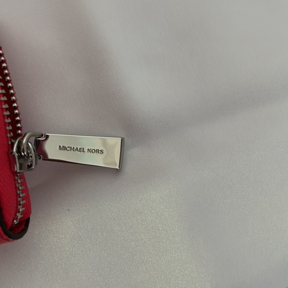 Michael Kors Jets Set small zip card case deep pink with silver hardware NWT - Picture 7 of 8